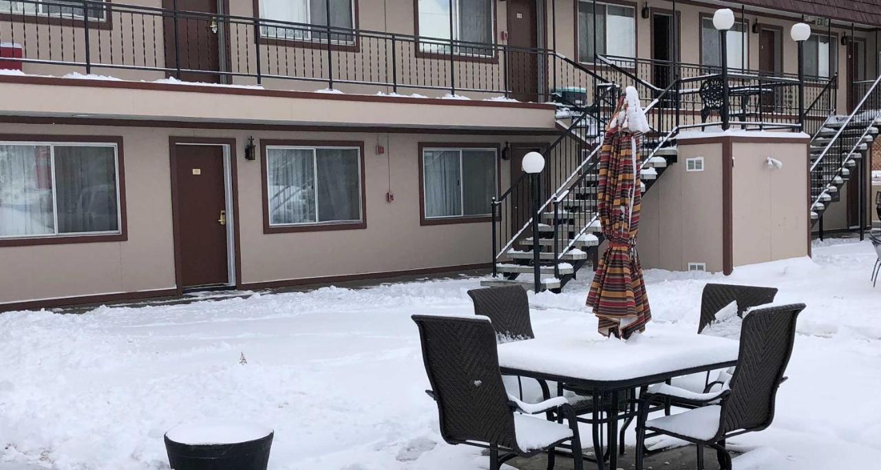 Bristlecone Motel Ely Exterior photo