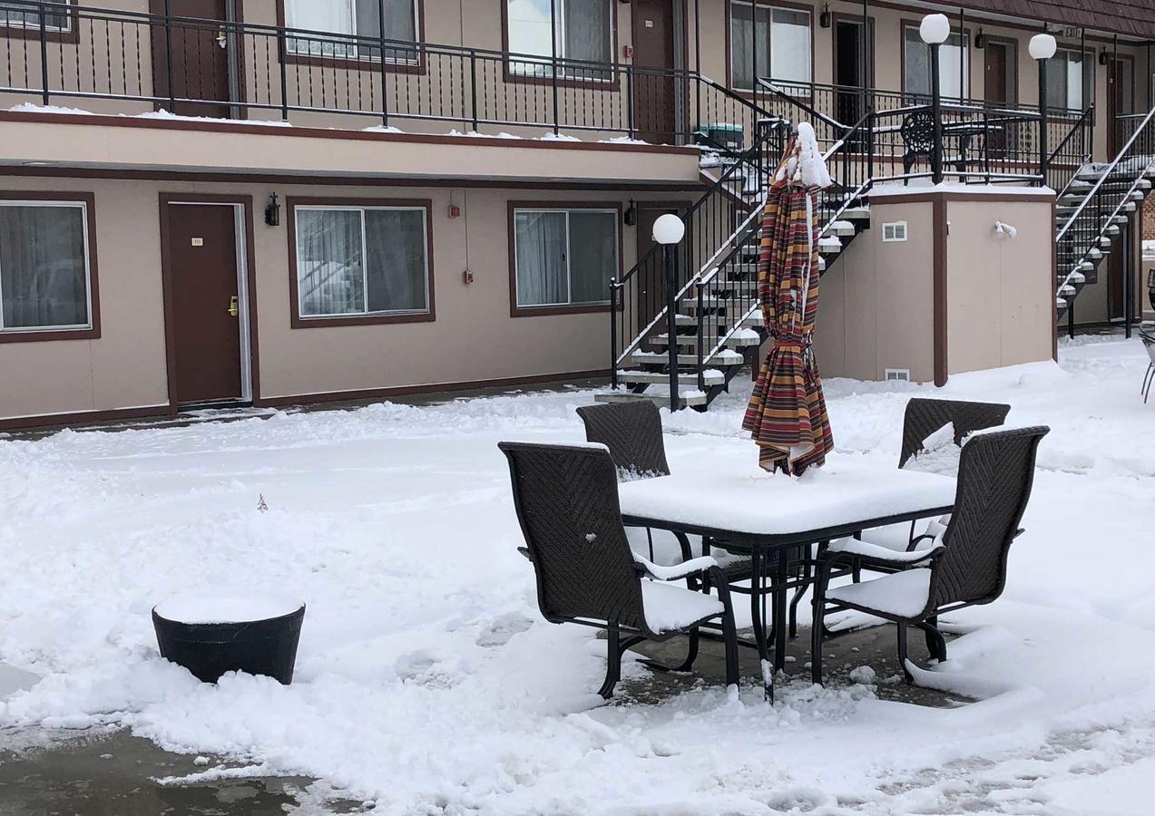 Bristlecone Motel Ely Exterior photo